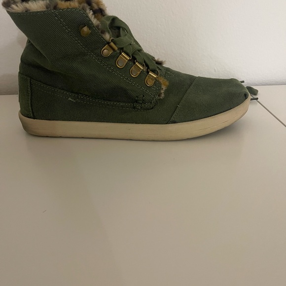 Toms Botas. Size 8.5. - Picture 6 of 7